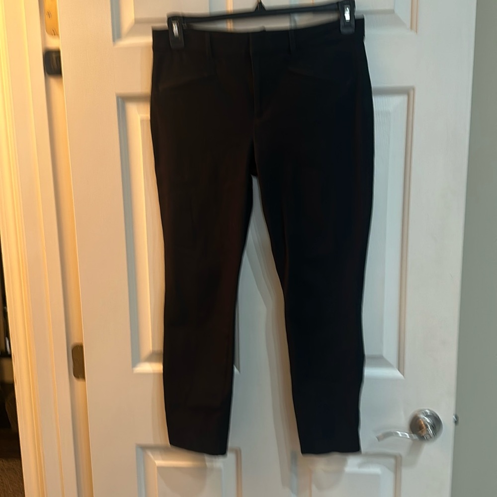 Gap Pants. Skinny heavy fabric  like new woman’s 10